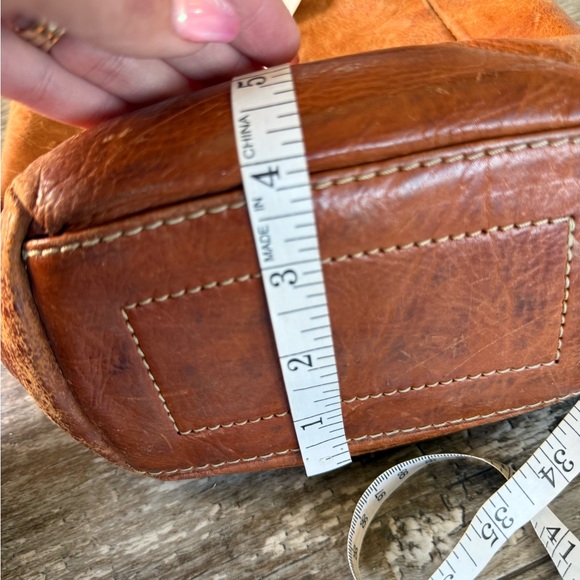 2 for $30 sale: vintage artisan-crafted brown leather bucket bag Uruguay (fair) - Picture 8 of 10